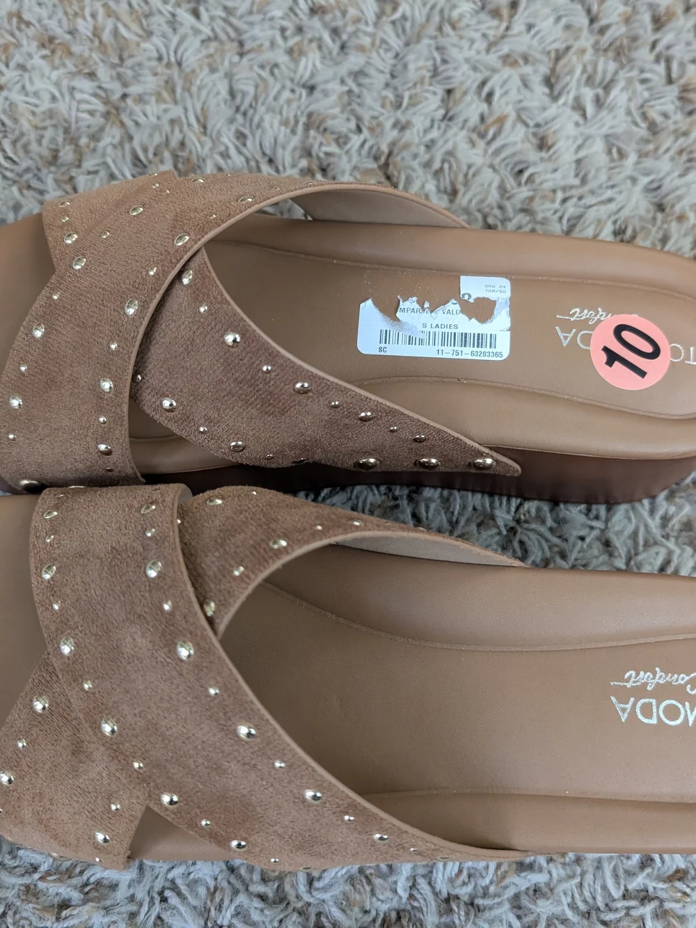TOP Moda Tan Suede Studded Platform Slide Sandals. Size 10